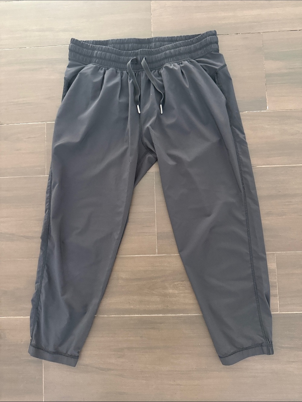 Lululemon Women’s Cropped Jogger Pant